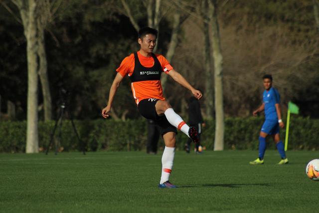 恩瓦内里晒照纪念收获英超处子球